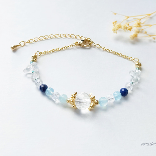 水晶・アクアマリン・ラピスラズリの華奢なチェーンブレスレット *3月 