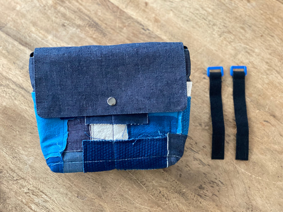 手工制多用途拼布藍染包，可作單車前包，腰包，側背包 第8張的照片