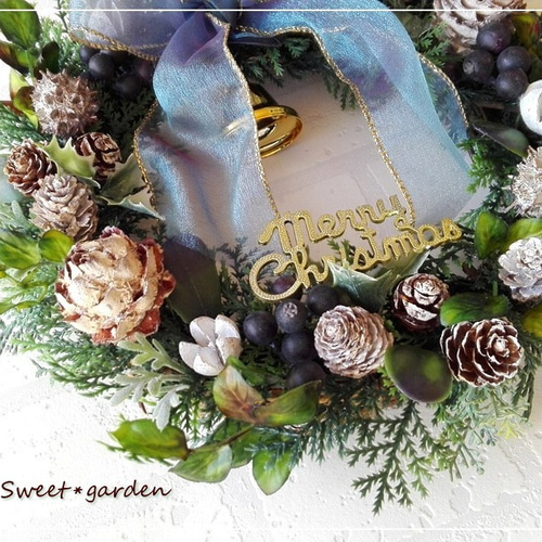 早割】フロスト木の実と青いベリーのクリスマスリース（c085-2）＊玄関