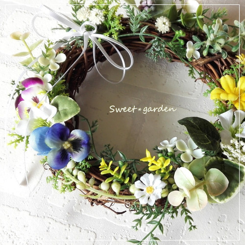 可憐な春の小花のリース（fw141）＊玄関ドアなど外にも飾れるアーティ