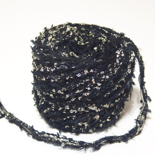 ブラック＊キラキララメ＊引き揃え糸＊30g巻 毛糸 k-knot 通販 9489014