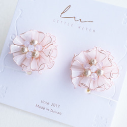 （絶版）Astrology Flowers-Pink White Resin Earrings / Ear Clips 1枚目の画像