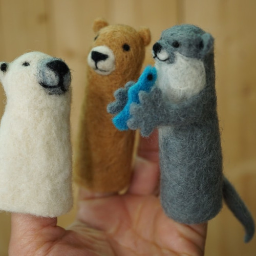 羊毛【指人形】お魚ちょうだい コツメカワウソ 羊毛フェルト needle