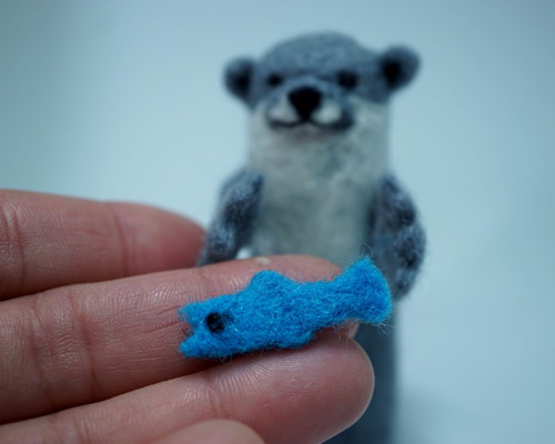 羊毛【指人形】お魚ちょうだい コツメカワウソ 羊毛フェルト needle