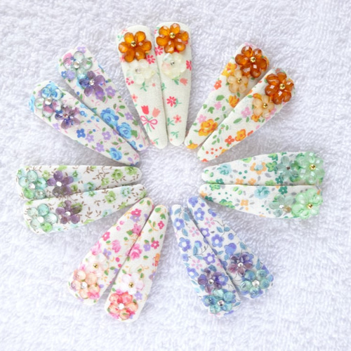 きらきら お花のぱっちんピン 花柄 ヘアピン Kumatomo 通販｜Creema  