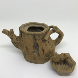 獨一無二的手作陶壺--樹段茶壺---真的可泡茶，可收藏或贈與朋友作紀念! 第5張的照片