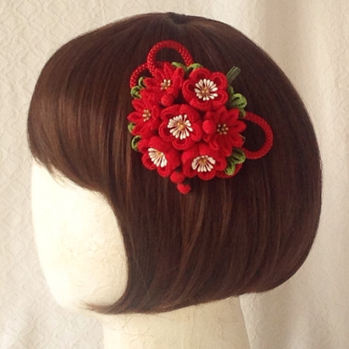 つまみ細工 髪飾り ヘアクリップ 滑り止め つまみ細工髪飾り ヘアクリップの通販 by 手織｜ラクマ