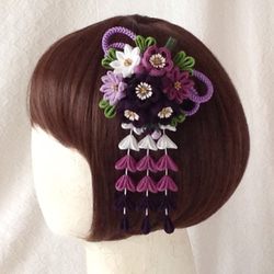 〈つまみ細工〉藤下がり付き梅と小菊と江戸打ち紐の髪飾り(深紫と若紫と藤色と白) 3枚目の画像