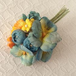 染め花のブーケコサージュ(ブルーグリーン) 1枚目の画像