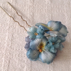 〈染め花〉三色スミレと小花のかんざし(ブルーグリーン) 2枚目の画像