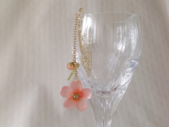 染め花を樹脂加工した桜の帯飾り(ピンク) 3枚目の画像