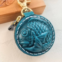 琉球ブルーのレザー丸鯛くんの小物入れ 2枚目の画像