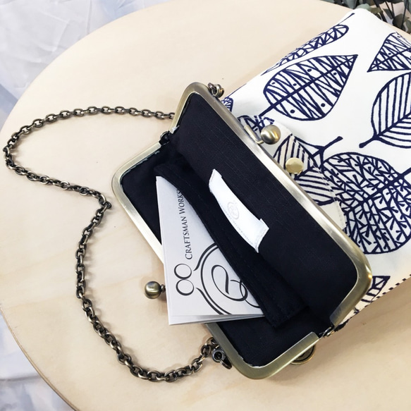 Frame phone bag / cross-body bag - fresh white leaves 5枚目の画像