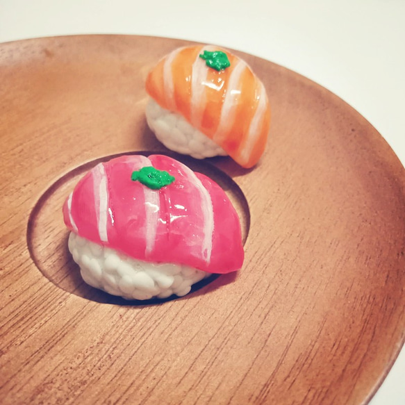 鮭魚握壽司磁鐵 壽司 磁鐵 擬真食物 居家裝飾 造型磁鐵   warai手作 第6張的照片