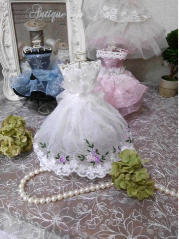 ♥くらっち様専用♥リボンドール バラの刺繍ドレス 2枚目の画像