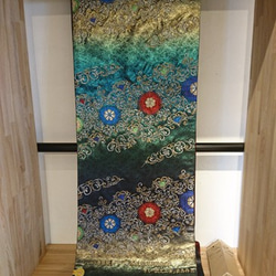 絹織物西陣織ポーチ(撥水加工済み) 青薔薇と青蝶  裏 黒 10枚目の画像