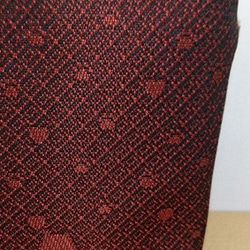 撥水加工済み 絹織物西陣織ポーチ 猫銀糸黒　裏赤 6枚目の画像