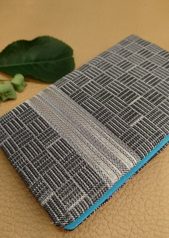 絹織物西陣織名刺・カード入れ グレー地　縦線銀糸　中地ブルー 1枚目の画像