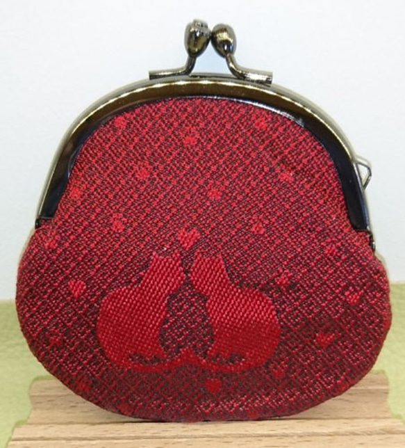 絹織物西陣織　2.6寸　ネコ一匹ハート金　表赤　裏赤 3枚目の画像