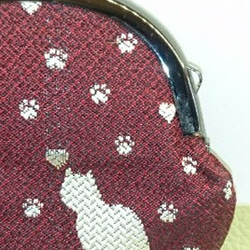 絹織物西陣織　2.6寸　ネコ一匹ハート銀　表赤　裏赤 1枚目の画像