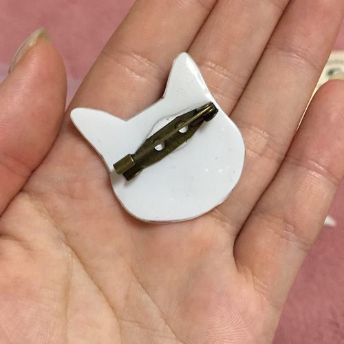 プラバンレジン✴︎猫ブローチ ブローチ やさ 通販 3738300｜Creema