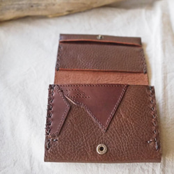 パッチワーク　色んなレザーを使用した　二つ折りの小さな革のお財布　（ブラウン） 3枚目の画像