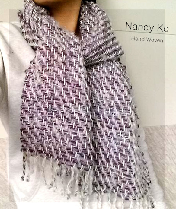 Nancy Ko手工梭織~厚織圍巾,紫戀-A310 第3張的照片