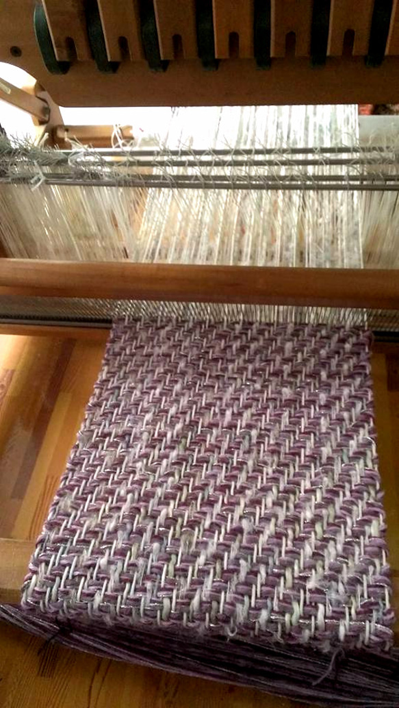 Nancy Ko手工梭織~厚織圍巾,紫戀-A310 第4張的照片