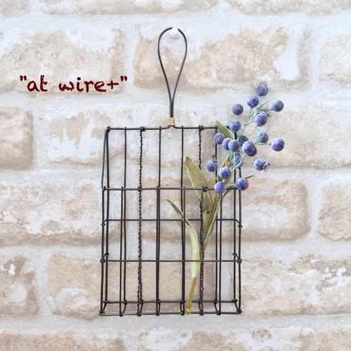 アンティークなワイヤーレターラック 縦型 ＊ワイヤークラフト