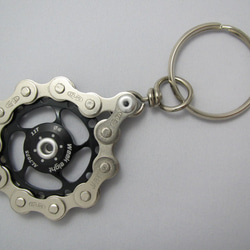 bike (bicycle) chain key chain with pulley black 第1張的照片