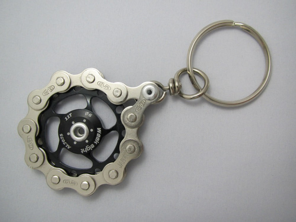 bike (bicycle) chain key chain with pulley black 第1張的照片