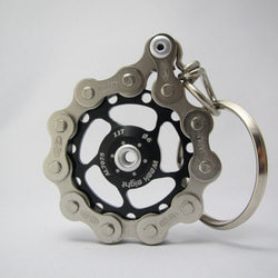 bike (bicycle) chain key chain with pulley black 第7張的照片