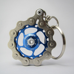 bike (bicycle) chain key chain with pulley blue 第7張的照片