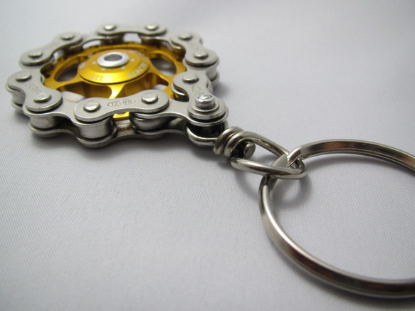 bike (bicycle) chain key chain with pulley gold 第4張的照片