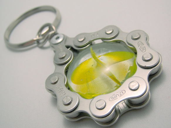 Bicycle Chain Key chain with Flat Grass Marble yellow 第7張的照片