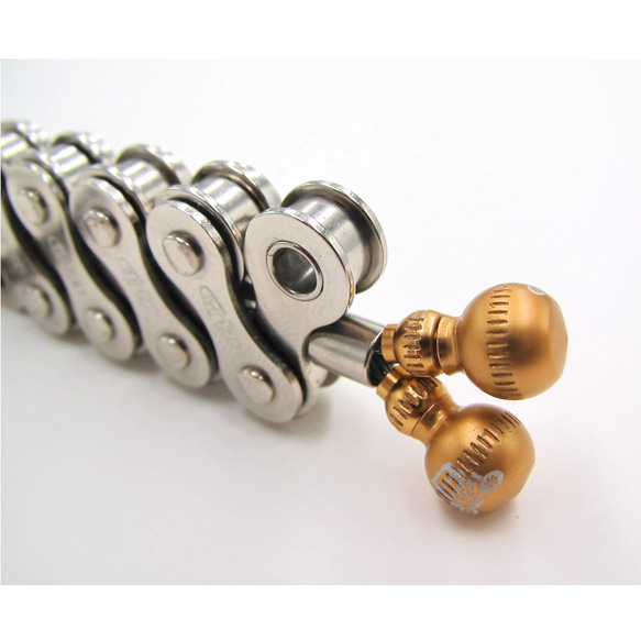 Bike Chain Keychain with calabash brake wire end-cap gold 第4張的照片