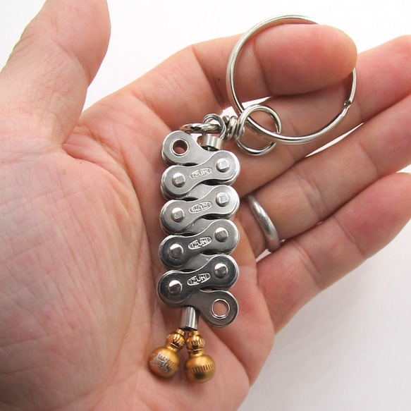 Bike Chain Keychain with calabash brake wire end-cap gold 第5張的照片