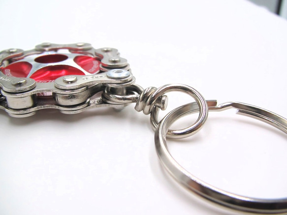 Bike Chain Key Chain with Colored Top Cap red 第5張的照片