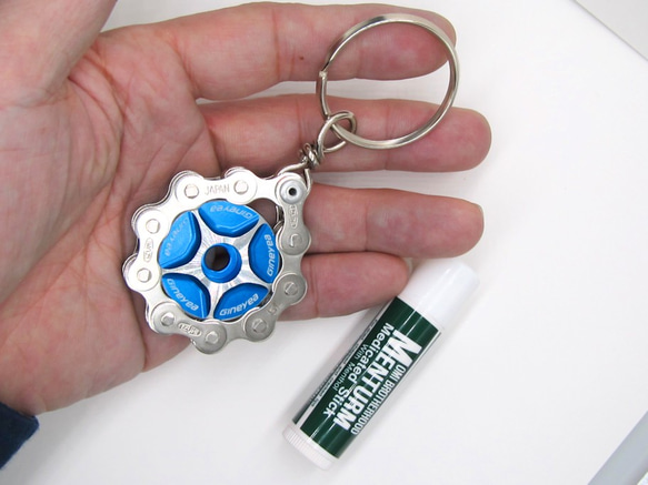 Bike Chain Key Chain with Colored Top Cap blue 第3張的照片