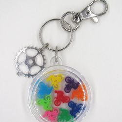 9 multi color bicycle in acrylic keychain 第1張的照片