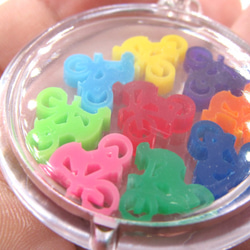 9 multi color bicycle in acrylic keychain 第4張的照片