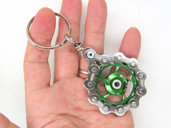 bike (bicycle) chain key chain with pulley yellow-green 第3張的照片