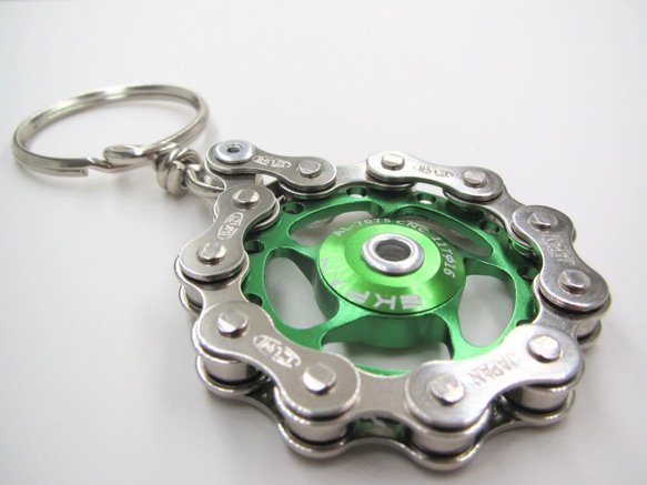 bike (bicycle) chain key chain with pulley yellow-green 第5張的照片