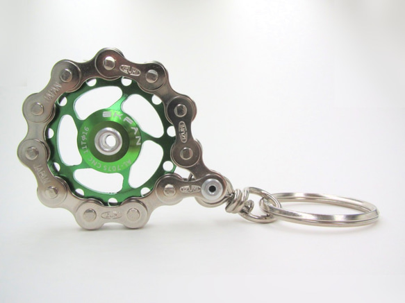 bike (bicycle) chain key chain with pulley yellow-green 第6張的照片