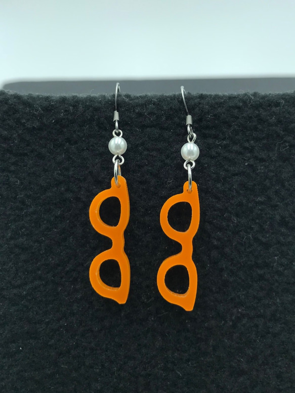 Glasses ear ring orange with acrylic pearl 第1張的照片