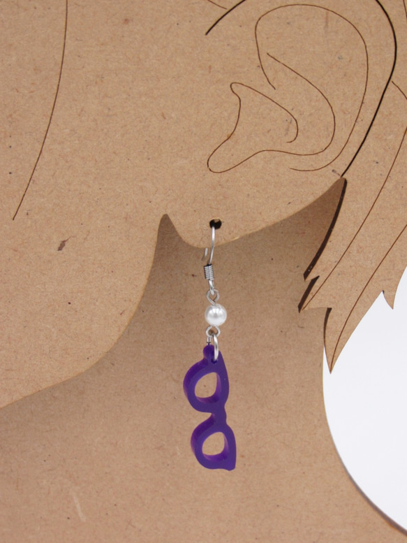 Glasses ear ring purple with acrylic pearl 第2張的照片