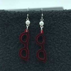 Glasses ear ring transparent red with acrylic pearl 第1張的照片