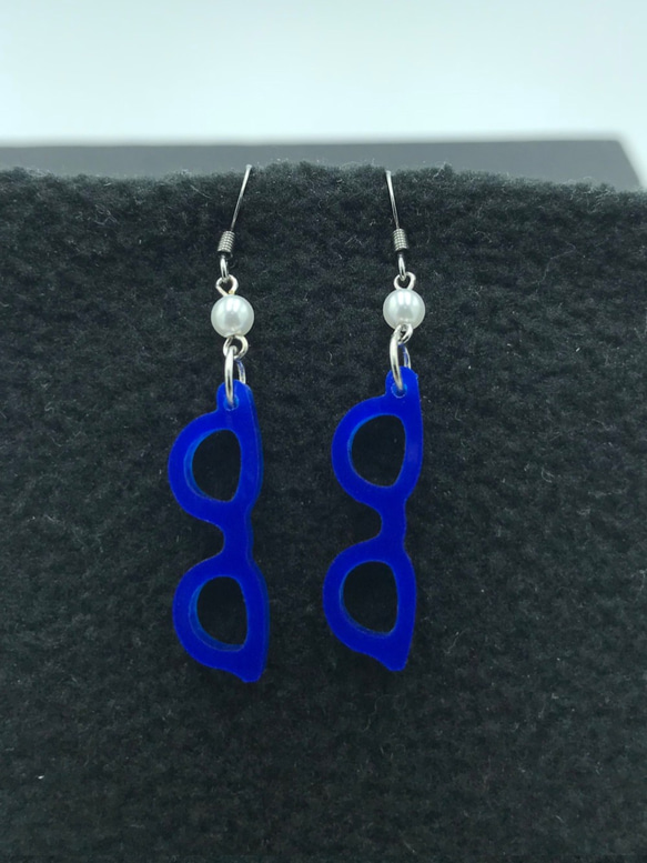 Glasses ear ring blue with acrylic pearl 第1張的照片