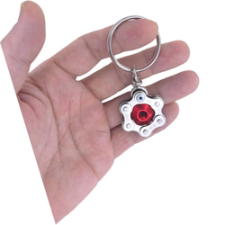 Red Bike Bicycle Chain Hexagon-Shape Keychain 第3張的照片