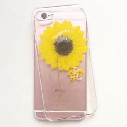 【iPhone以外の専用ページ】Sunflower押し花スマホケース 3枚目の画像